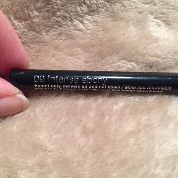 CLINIQUE Quickliner For Eyes Eyeliner - Picture 4 of 10